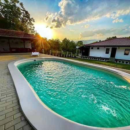 Villa Старият Дюкянь Elena Exterior foto